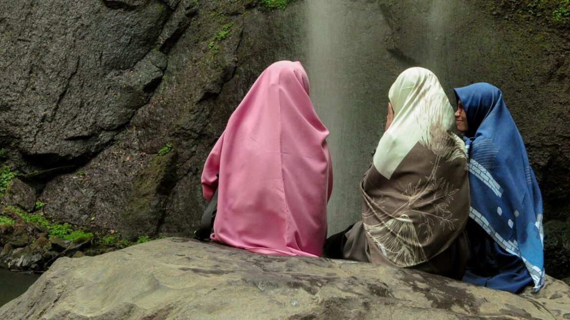 [Nafsiyah] Ketika Hijab Bukan Sekadar Kewajiban Apalagi Fesyen