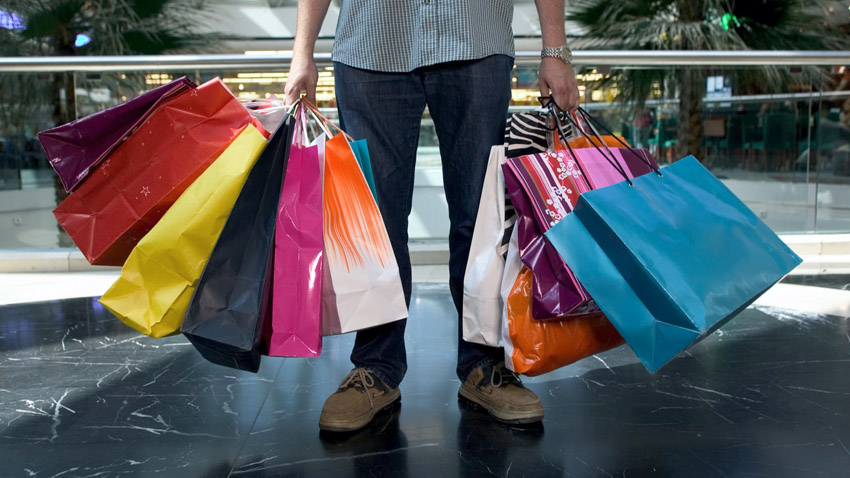 Ketika Pasangan Suka Belanja, Apa yang Harus Dilakukan?