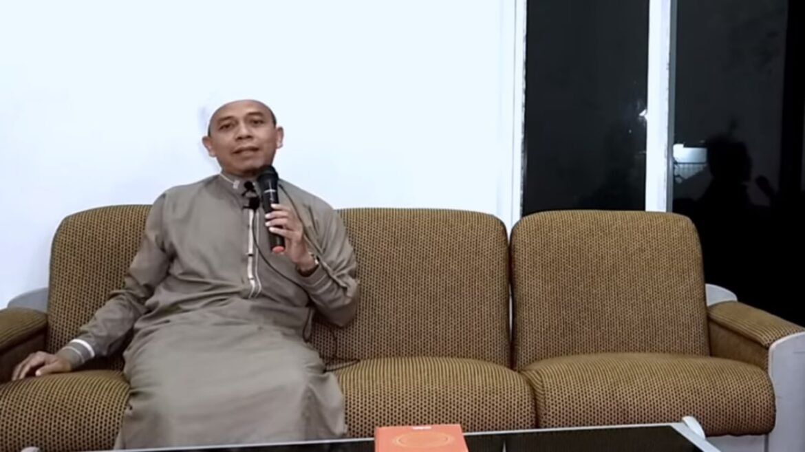 [Kabar] K.H. Ahmad Zen: Tegaknya Khilafah Akan Mengubah Dunia Menjadi Penuh Kedamaian dan Keadilan