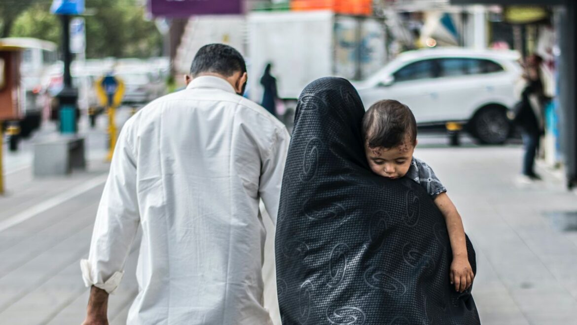 [Nafsiyah] Suami Berdakwah, Istri Raih Pahala
