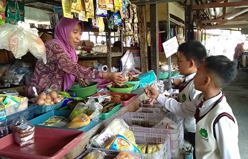 Status Transaksi Anak Kecil