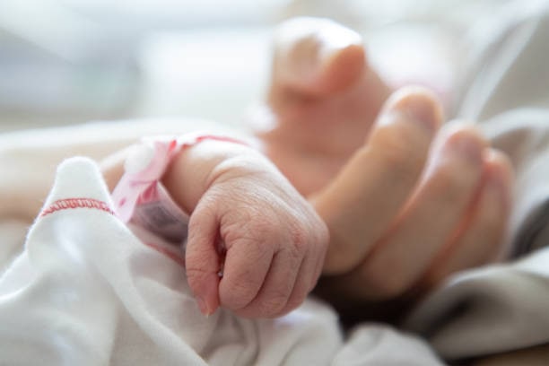 [Kabar] Bayi Baru Lahir Langsung Aktif sebagai Peserta JKN, Pemerhati: Menguatkan Kapitalisasi Layanan Kesehatan