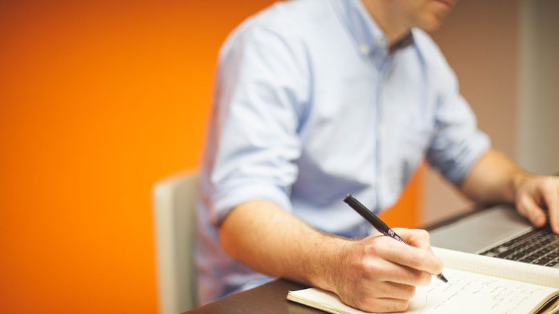 Krisis Sistemis di Balik Fenomena Work-Life Balance, Gen Z Butuh Solusi Islam