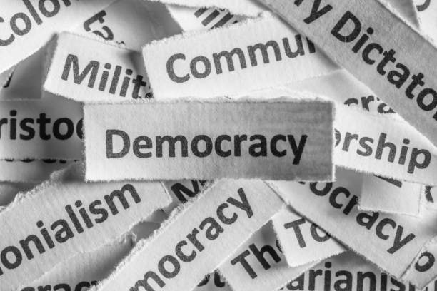 Demokrasi di Bawah Kendali Modal dan Algoritma