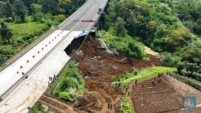 [Kabar] Belum Setahun Diresmikan, Tol Bocimi Sudah Amblas, Pemerhati: Miris!